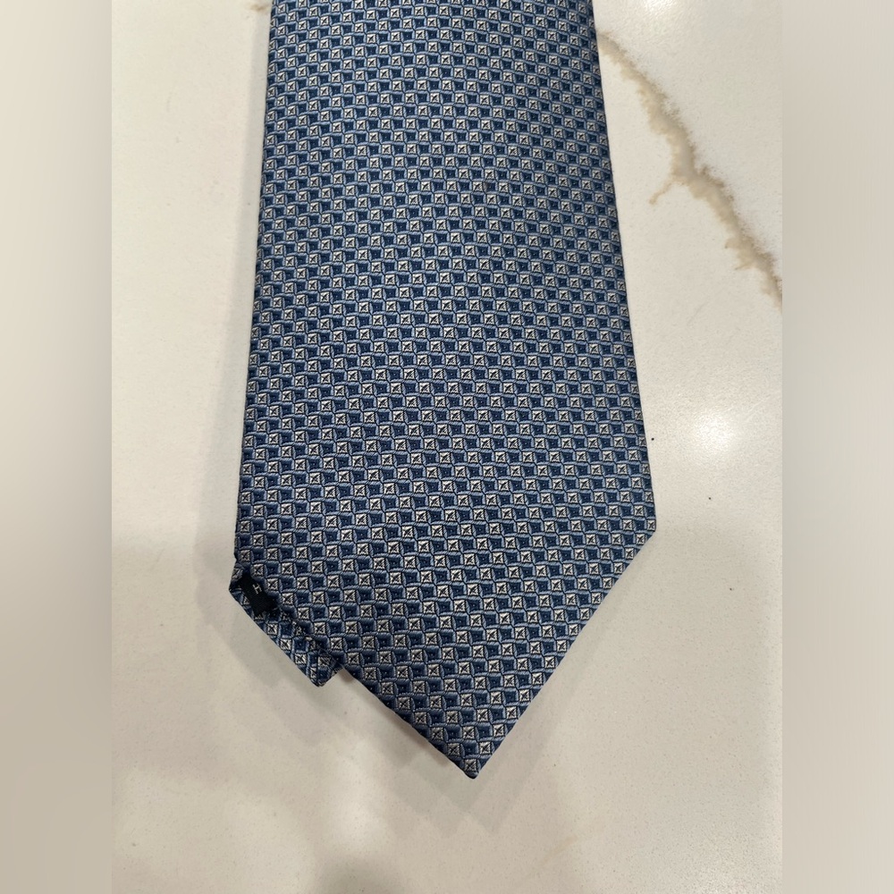 Magnoli clothier men’s geometric tie James Bond inspired